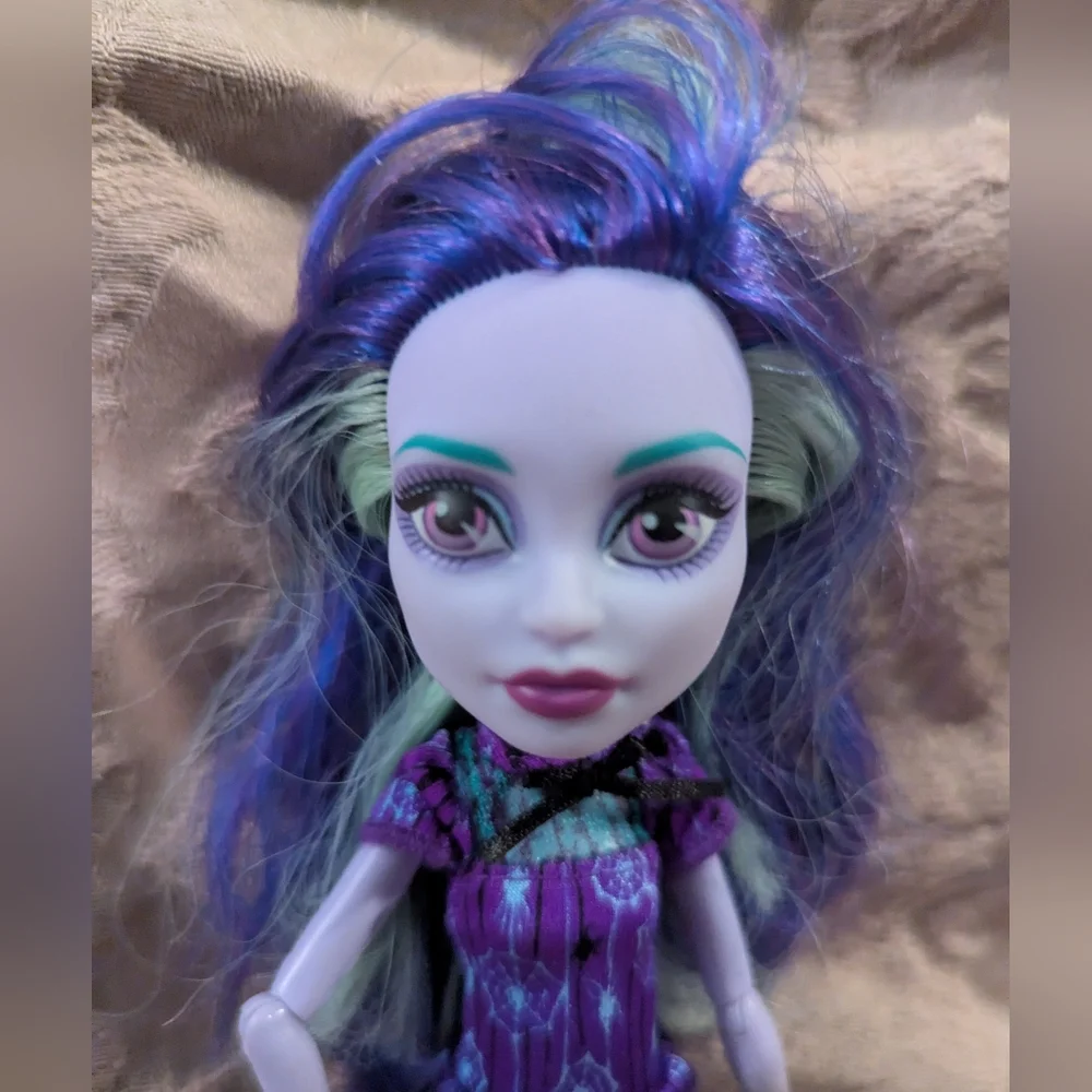 Monster High G1 Twyla Coffin Bean Doll Mattel First Edition Retired - Picture 2 of 7